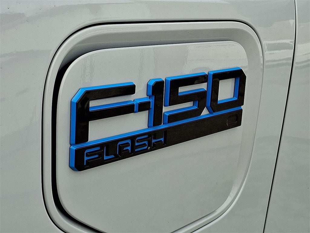 2025 Ford F-150 Lightning Flash