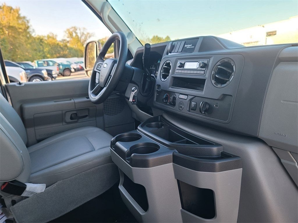 2024 Ford E-350SD Base Cutaway