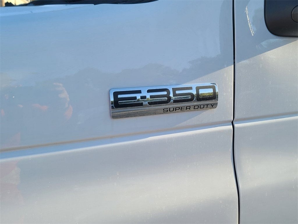 2024 Ford E-350SD Base Cutaway
