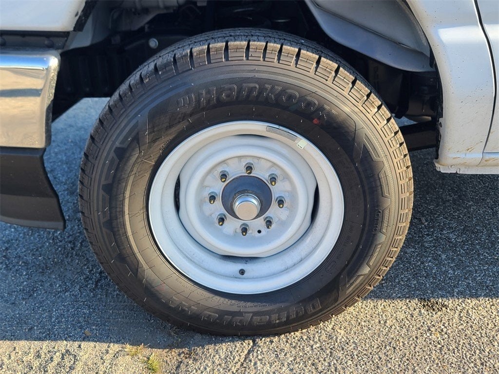 2024 Ford E-350SD Base Cutaway