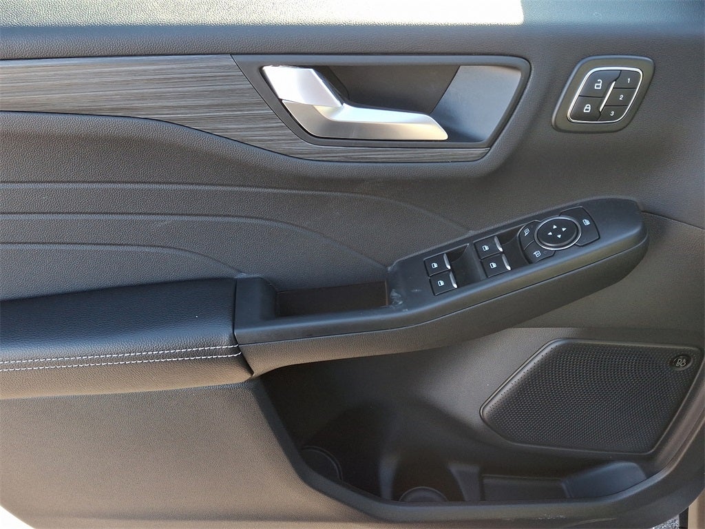 2025 Ford Escape Hybrid Platinum