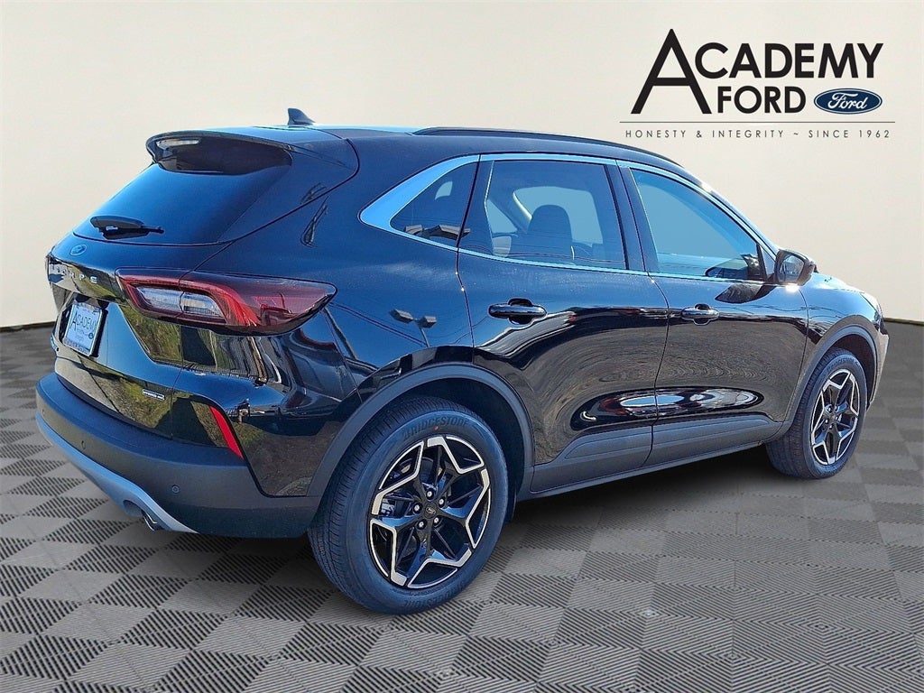 2026 Ford Escape Hybrid Platinum