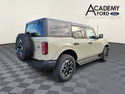 2026 Ford Bronco Outer Banks