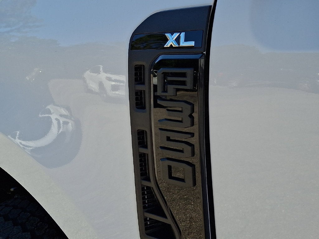 2027 Ford F-350SD XL
