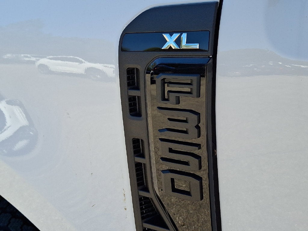 2027 Ford F-350SD XL
