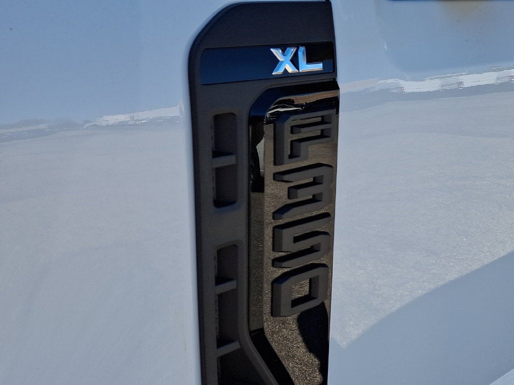 2027 Ford F-350SD XL