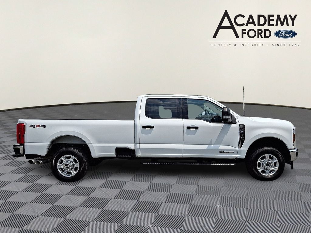 2025 Ford F-350SD XLT