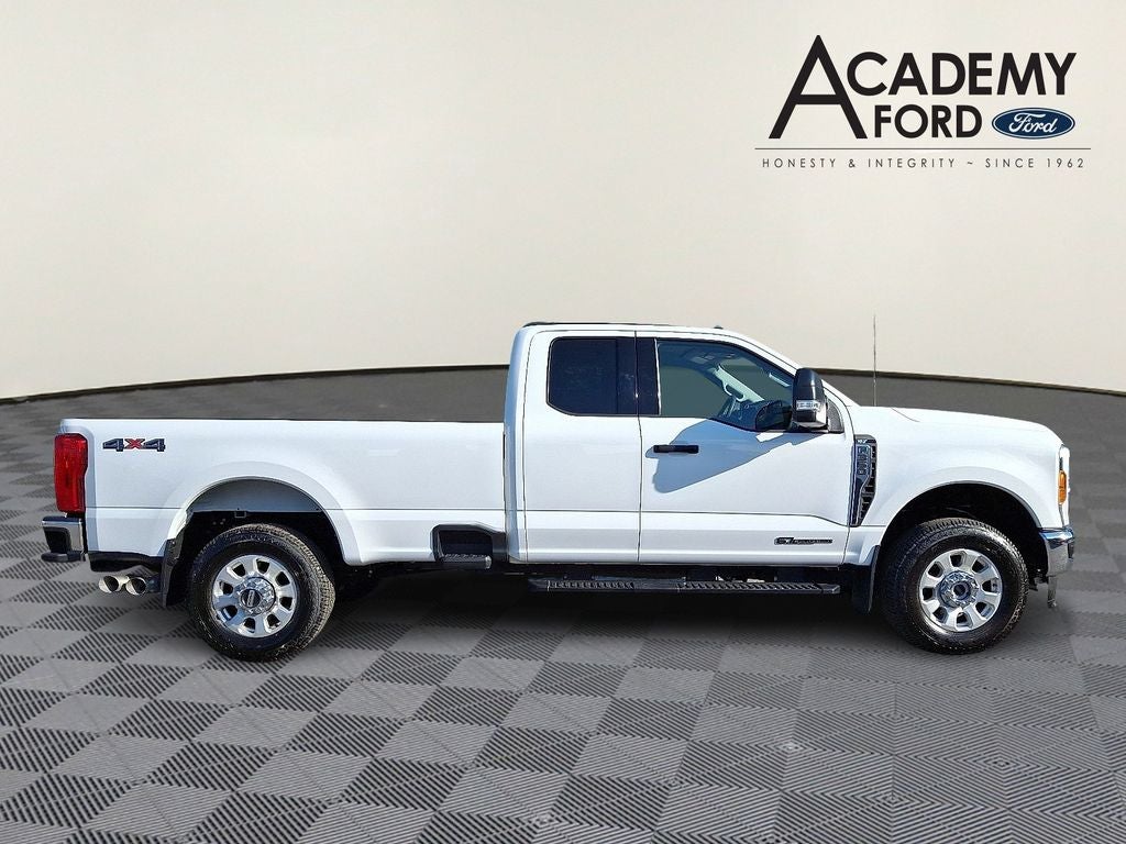 2023 Ford F-350 Super Duty XLT - Photo 7