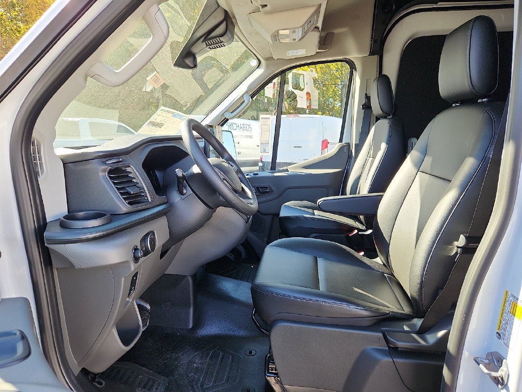 2027 Ford Transit-250 Base