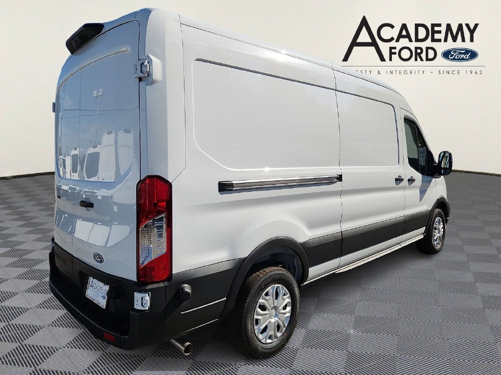 2027 Ford Transit-250 Base