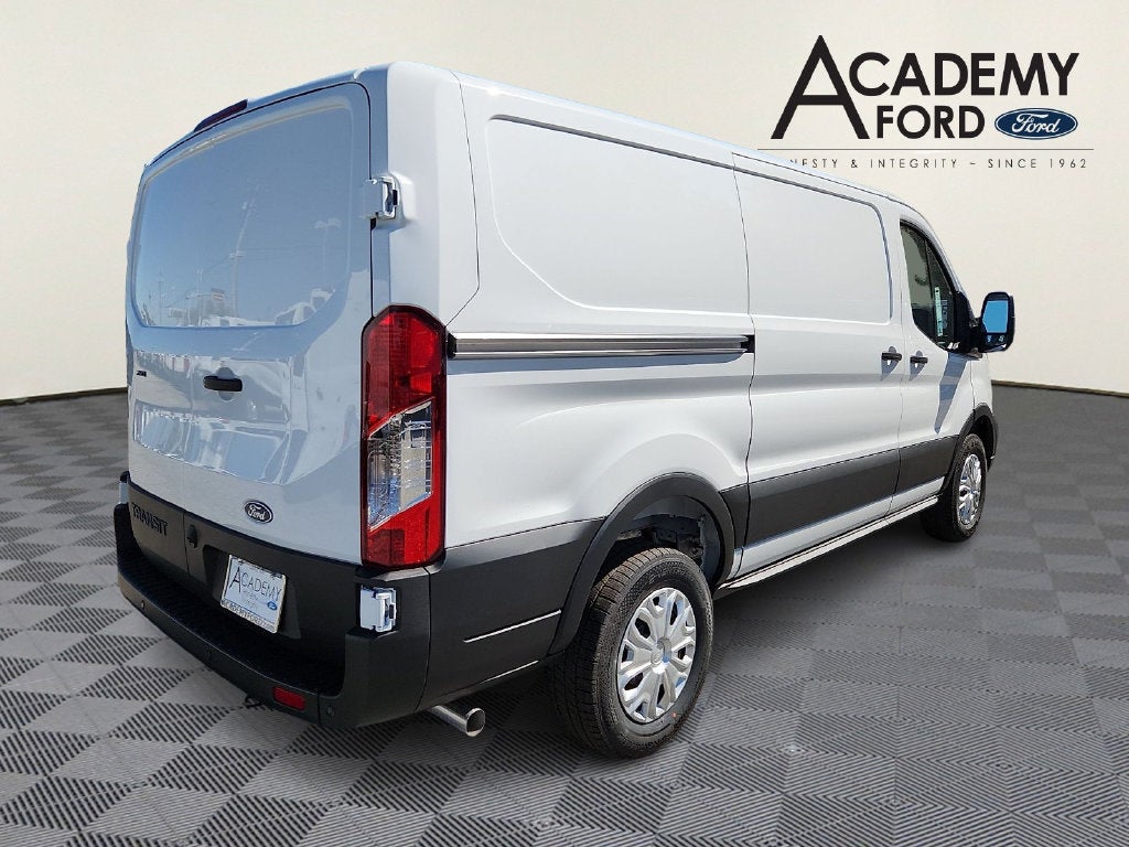 2027 Ford Transit-250 Base