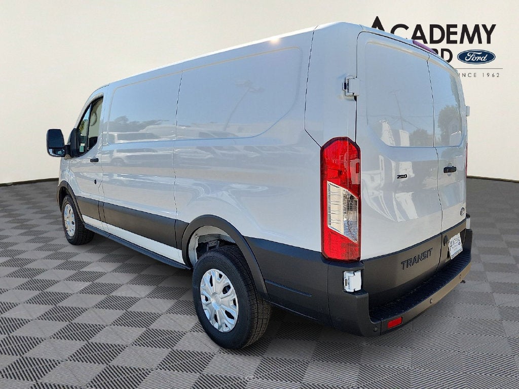 2027 Ford Transit-250 Base