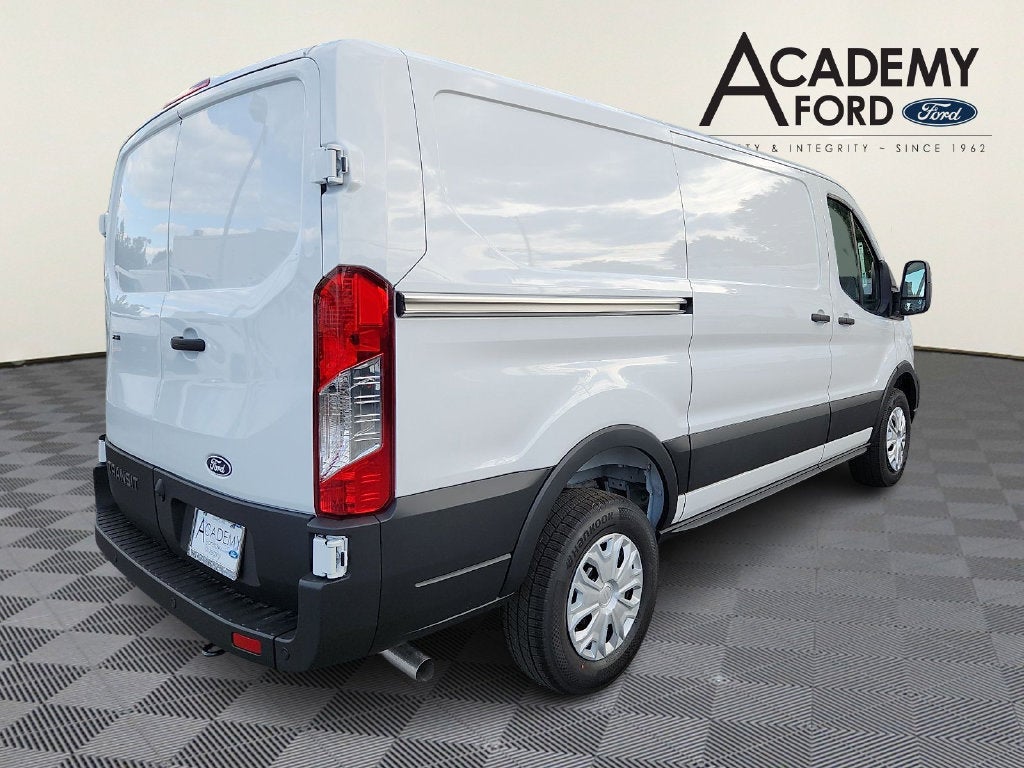 2027 Ford Transit-250 Base
