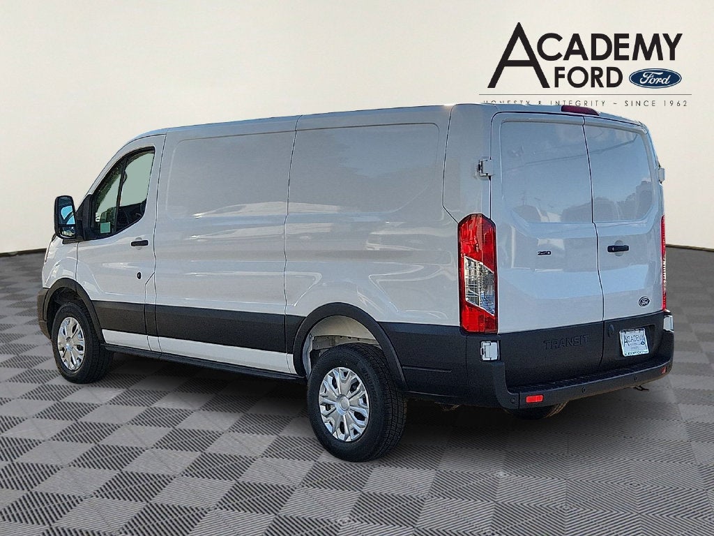 2027 Ford Transit-250 Base