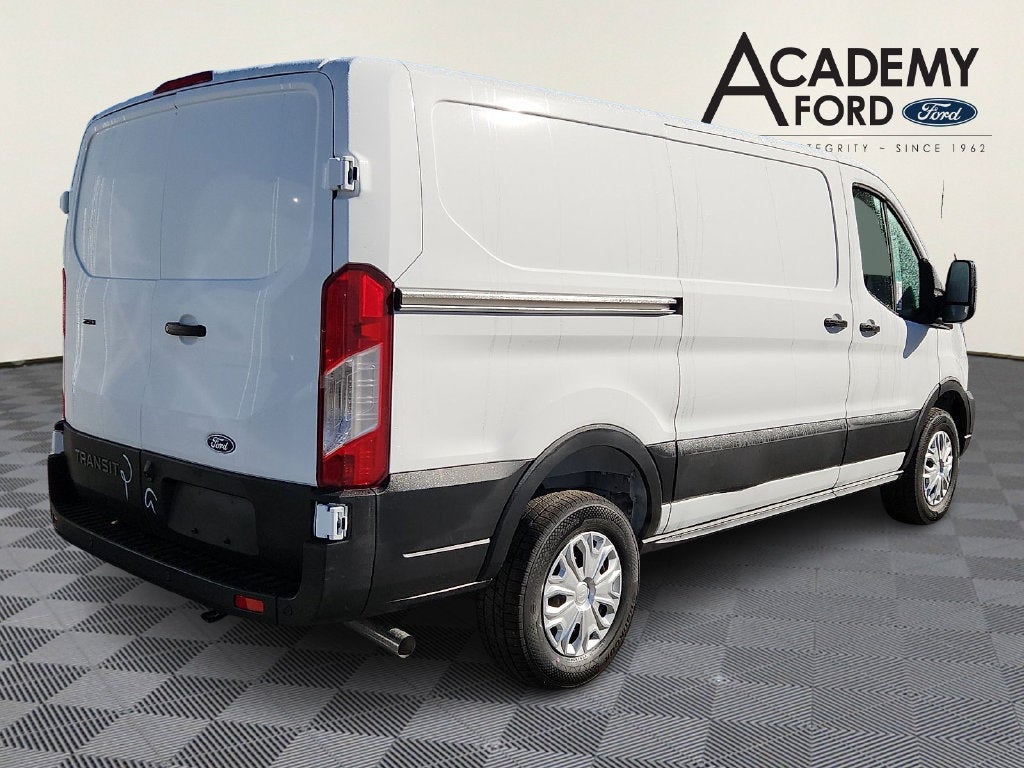 2027 Ford Transit-250 Base