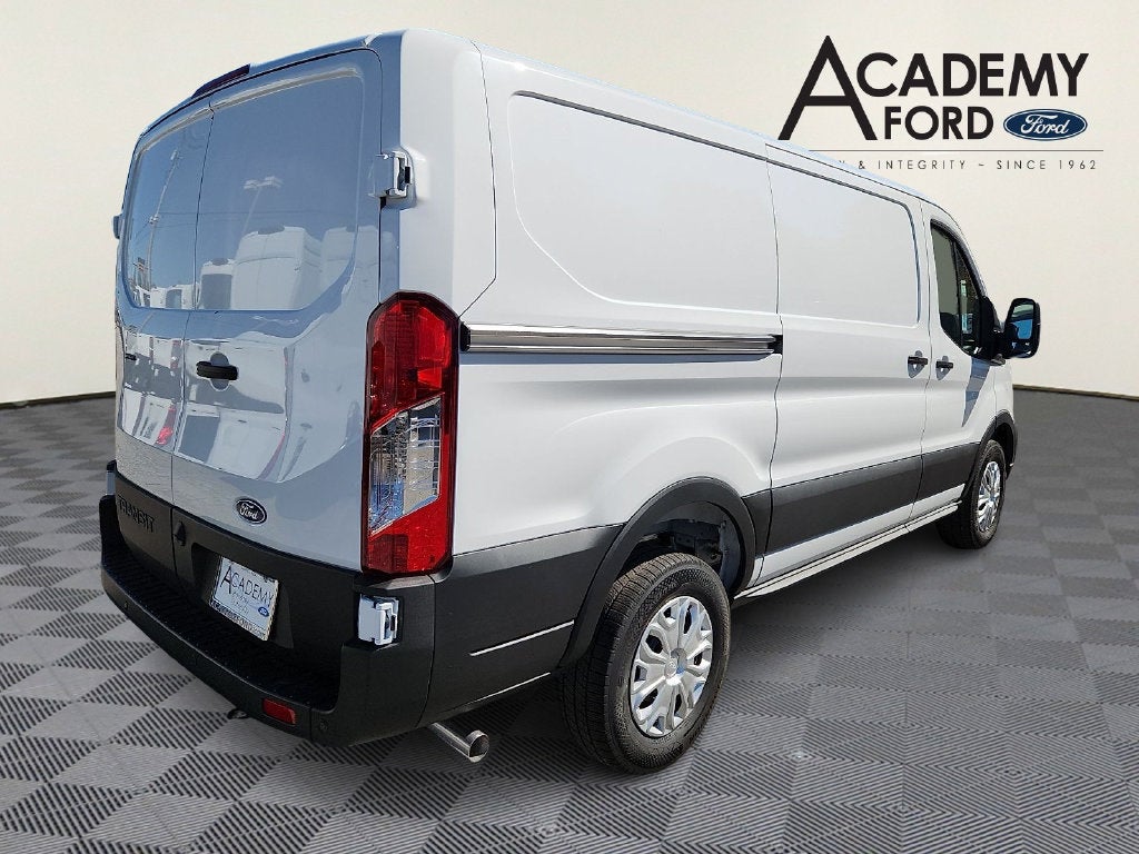 2027 Ford Transit-250 Base