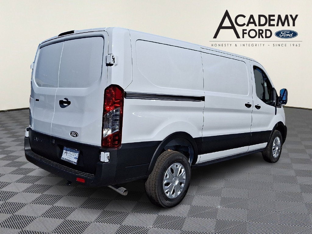 2027 Ford Transit-250 Base
