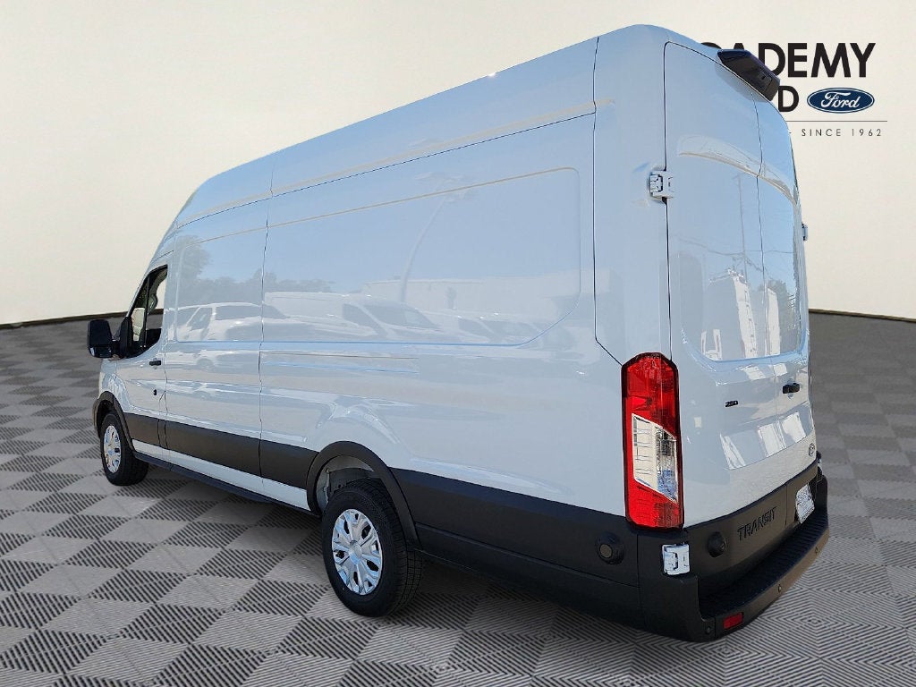 2027 Ford Transit-250 Base