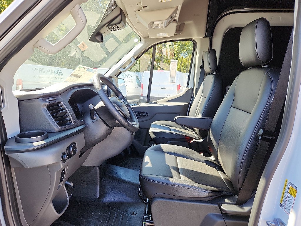 2027 Ford Transit-250 Base