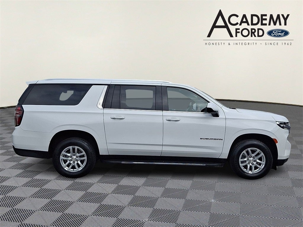 2022 Chevrolet Suburban LT