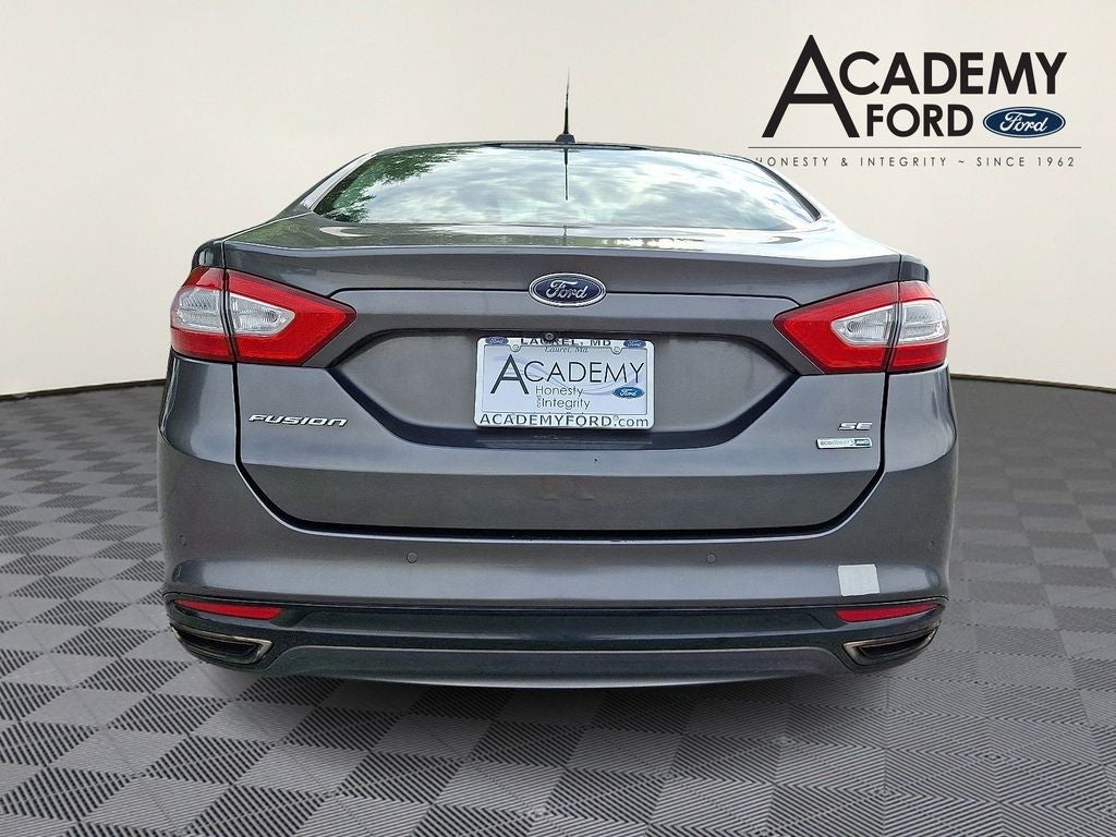 2016 Ford Fusion SE