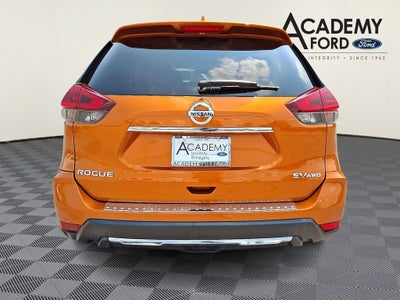 2018 Nissan Rogue SV