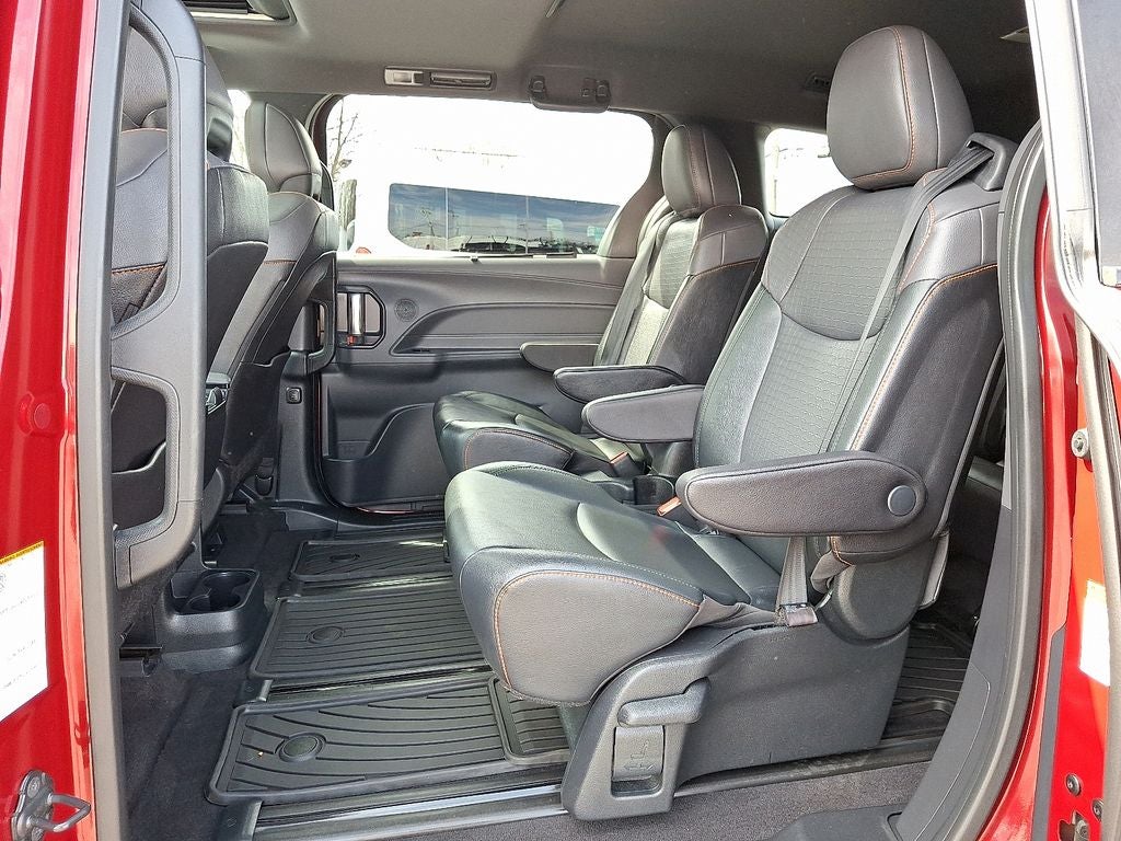 2021 Toyota Sienna XSE 7 Passenger