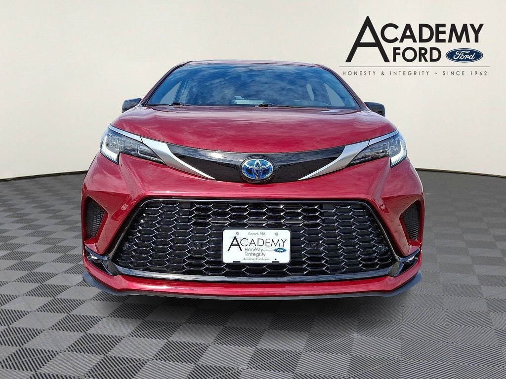 2021 Toyota Sienna XSE 7 Passenger