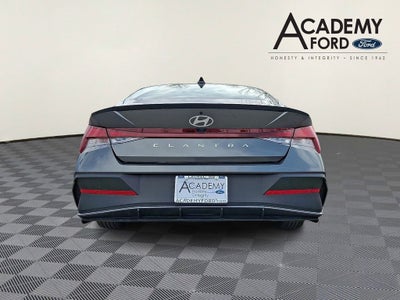 2025 Hyundai Elantra SEL Sport