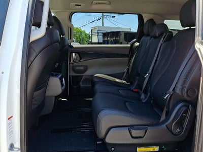 2025 Kia Carnival LXS