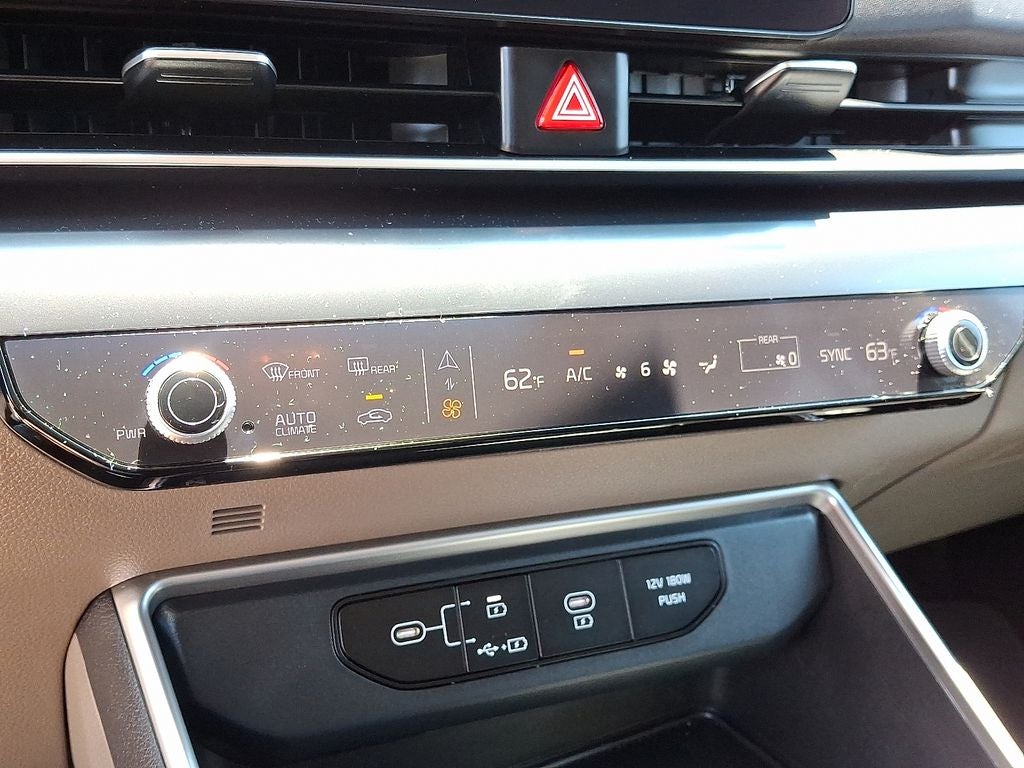 2025 Kia Carnival LXS